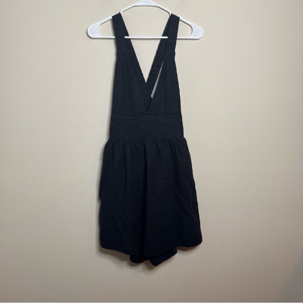 Abercrombie And Fitch Scrunchie Strap V-Neck Skort Dress - Picture 2 of 9